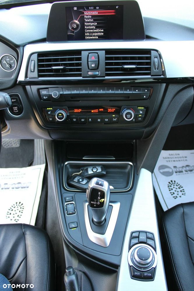 BMW Seria 3 320d Sport-Aut Blue Performance Sport Line - 19