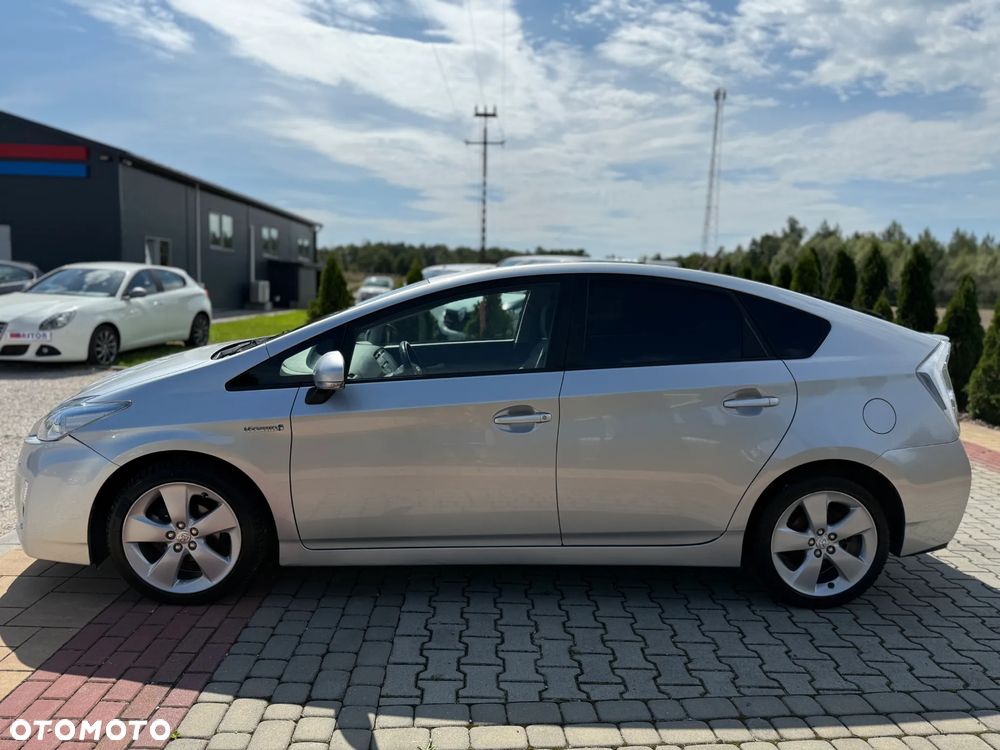 Toyota Prius (Hybrid) Comfort - 11
