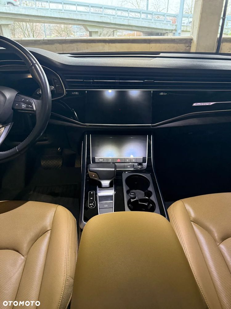 Audi Q8 - 9