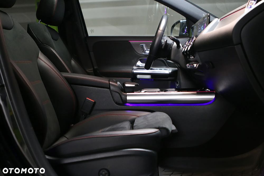 Mercedes-Benz GLA 250 4-Matic AMG Line - 23