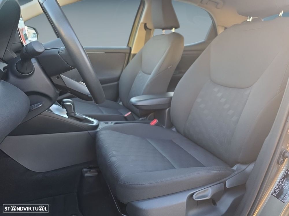 Toyota Yaris 1.5 HDF Comfort Plus - 11