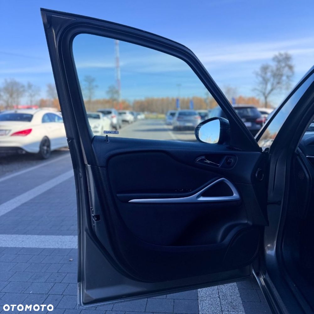 Opel Zafira - 25
