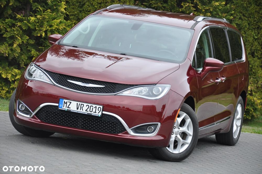 Chrysler Pacifica - 3