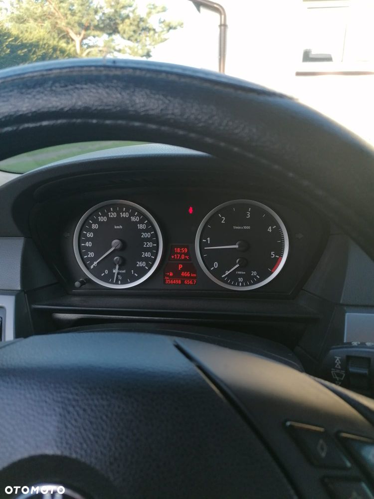 BMW Seria 5 520d - 5