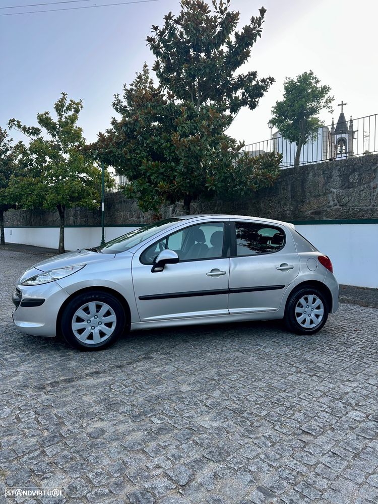 Peugeot 207 1.4 HDi Premium - 2