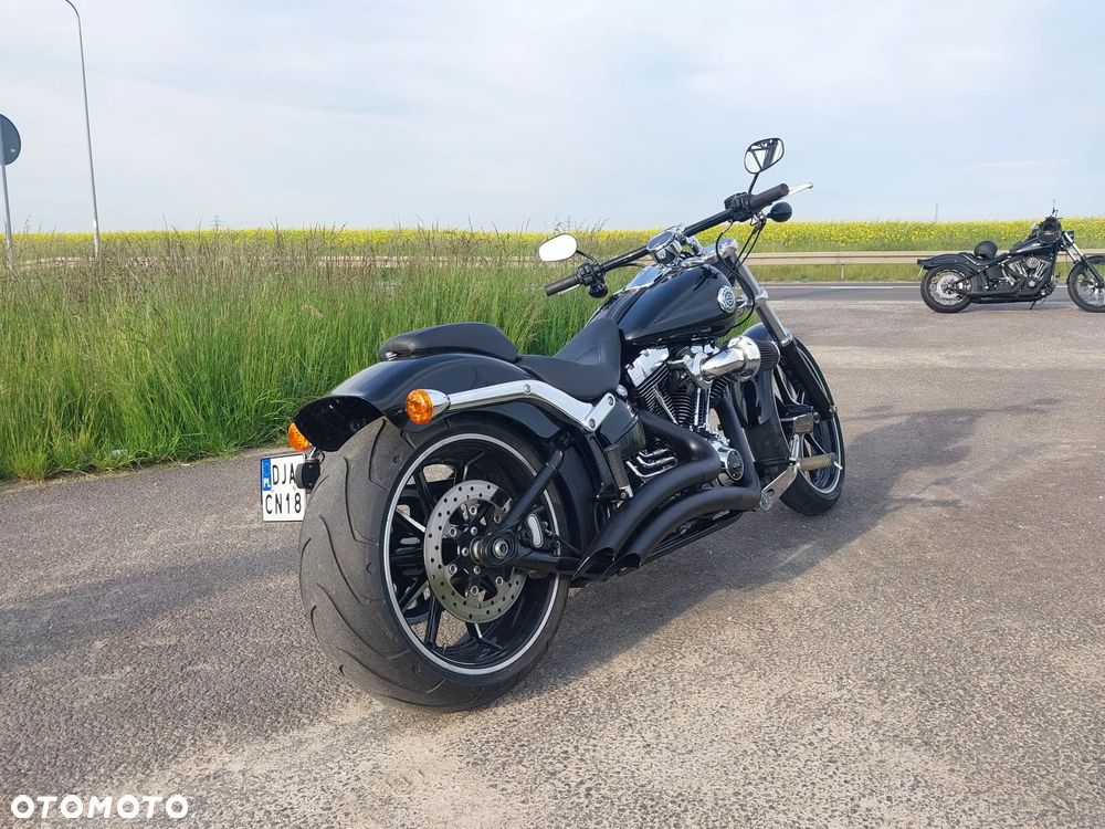Harley-Davidson Softail Breakout - 5