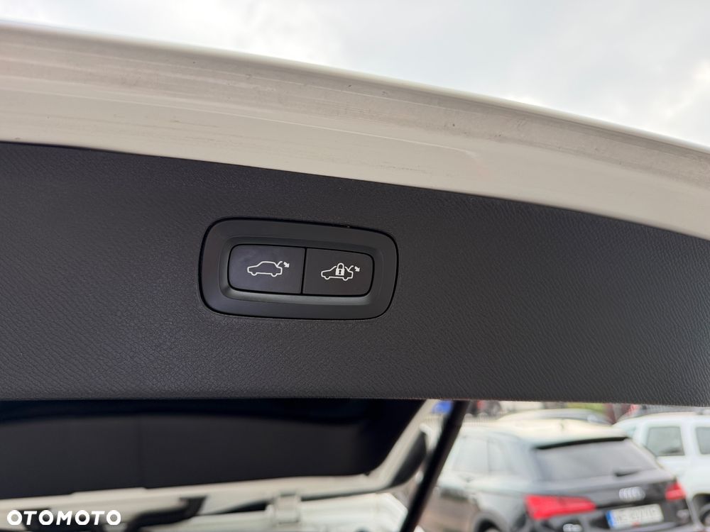 Volvo XC 90 B5 D AWD Momentum Pro 7os - 22