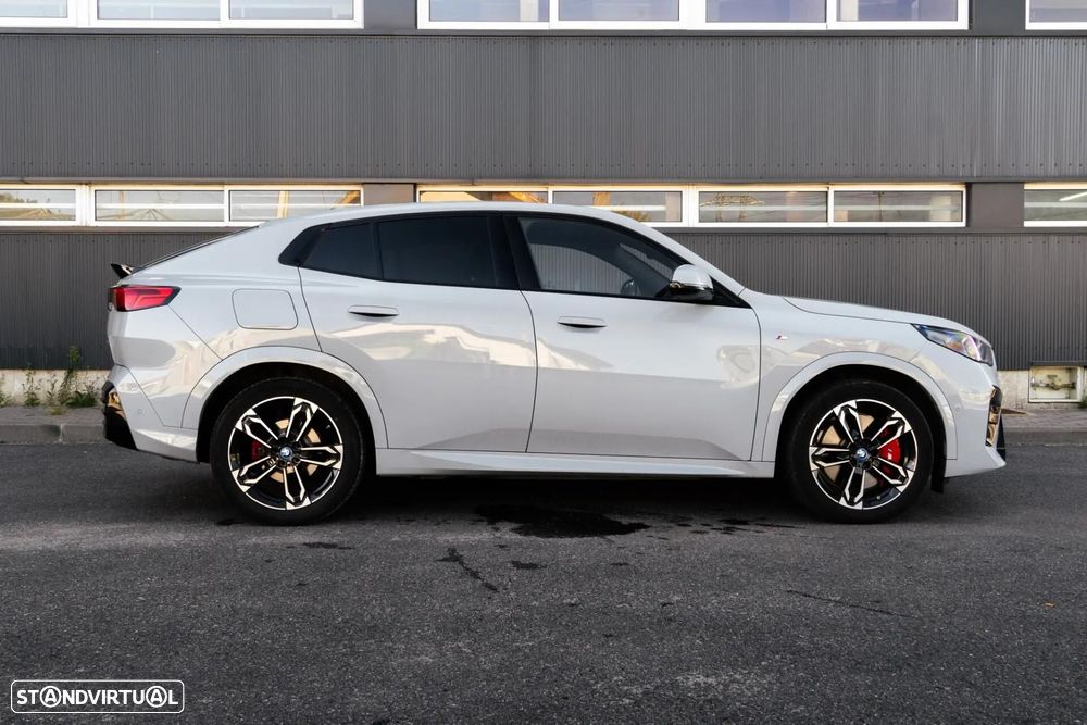 BMW iX2 eDrive20 Pack Desportivo M Pro - 45