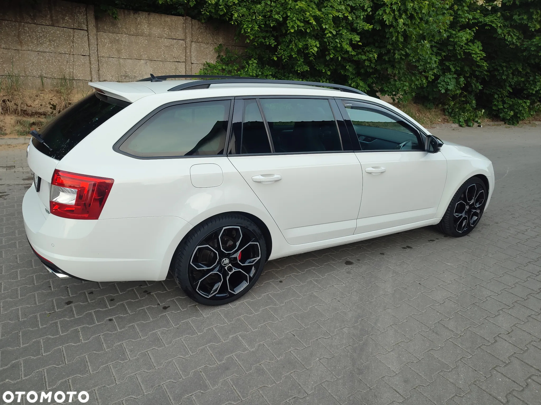 Skoda Octavia Combi 2.0 TDI RS - 9