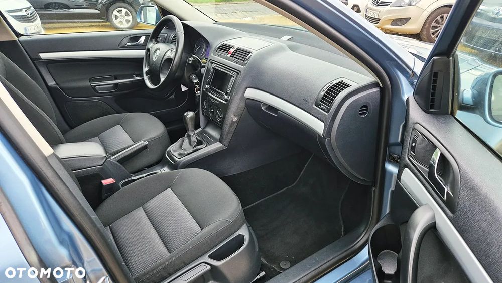 Skoda Octavia 1.6 Family Plus - 34