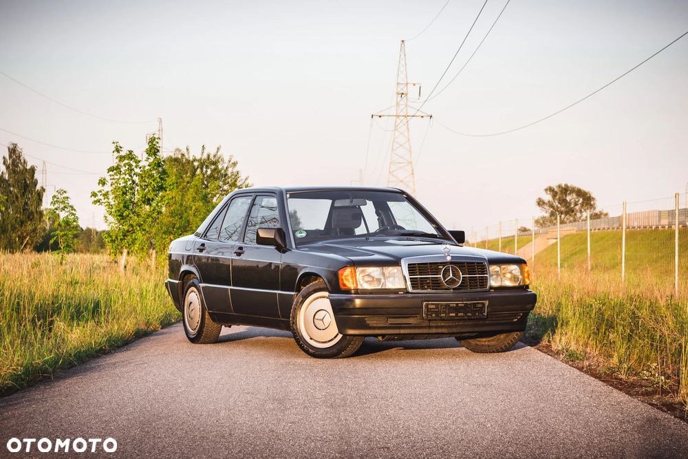 Mercedes-Benz W201 (190) - 5