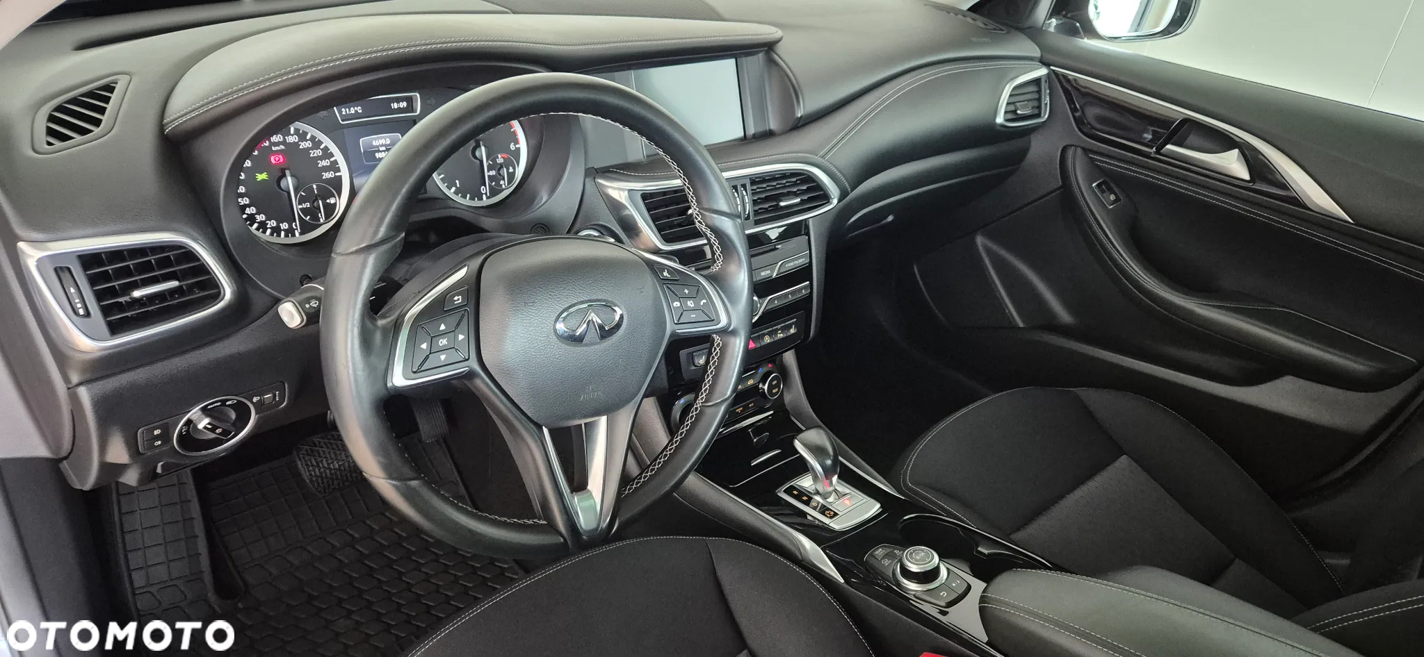 Infiniti Q30 2.2d Luxe AWD 7DCT - 36