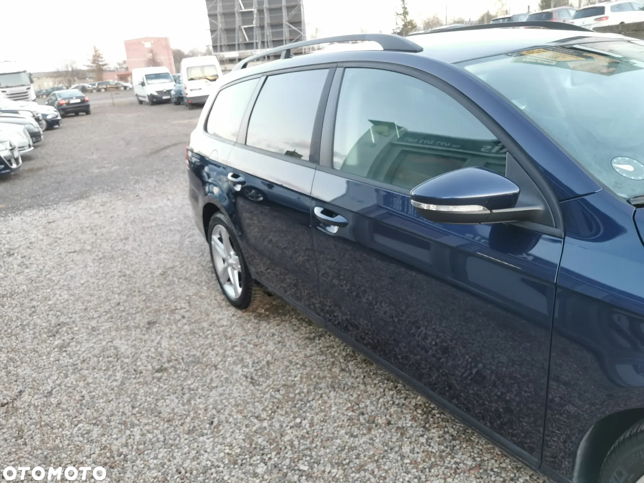 Volkswagen Passat - 11