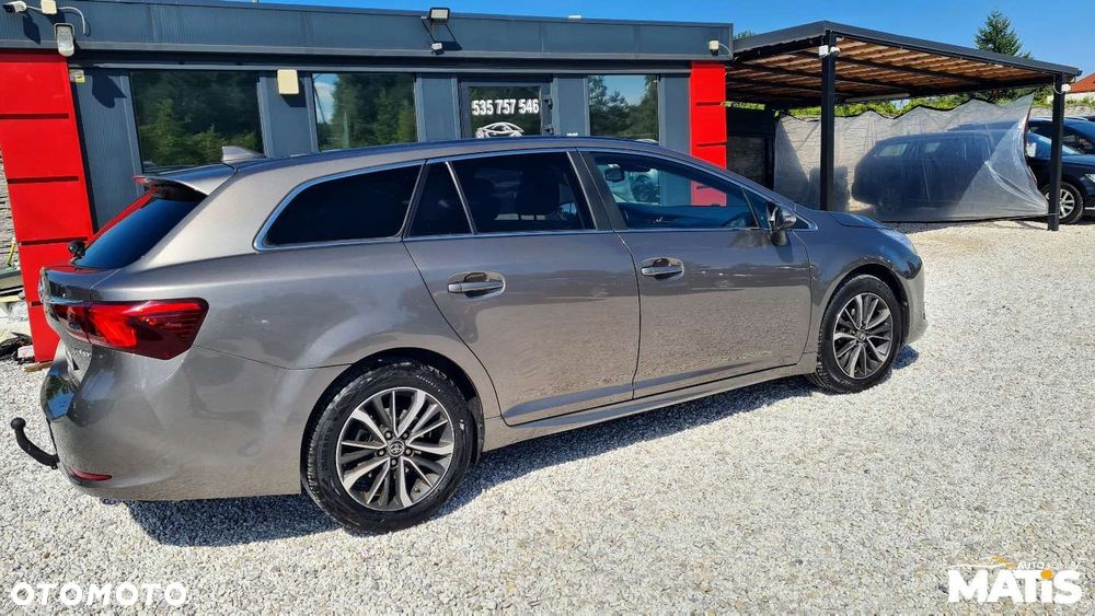 Toyota Avensis - 12