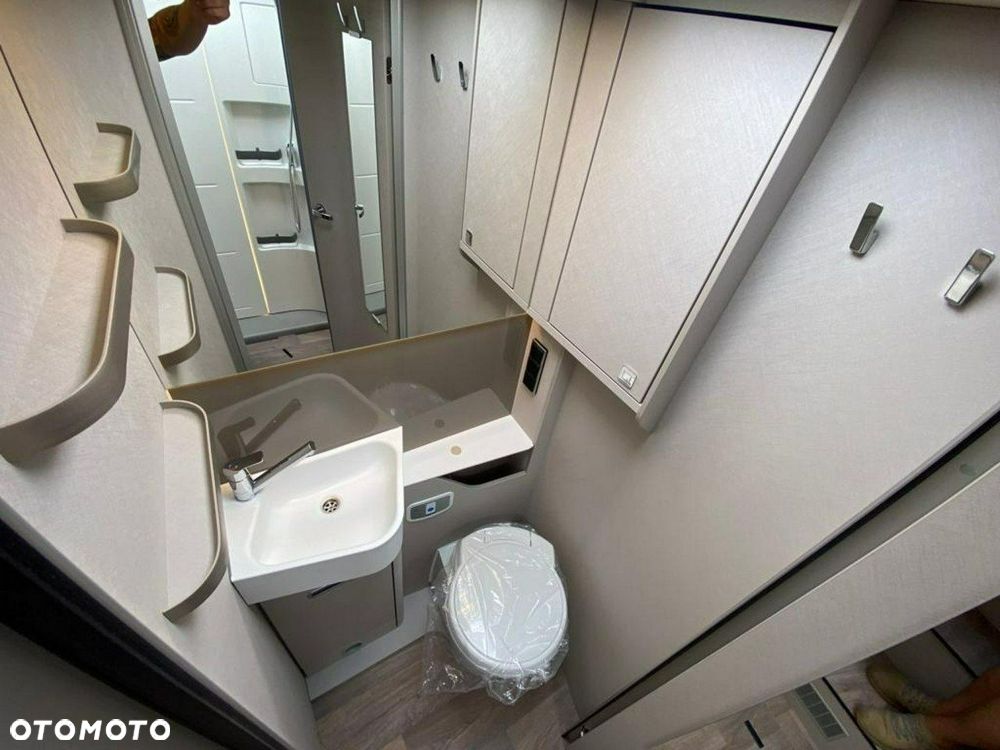 Hymer-Eriba Tramp S 685 - półintegra w układzie face to face - 15