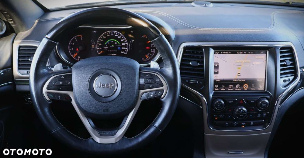 Jeep Grand Cherokee - 12
