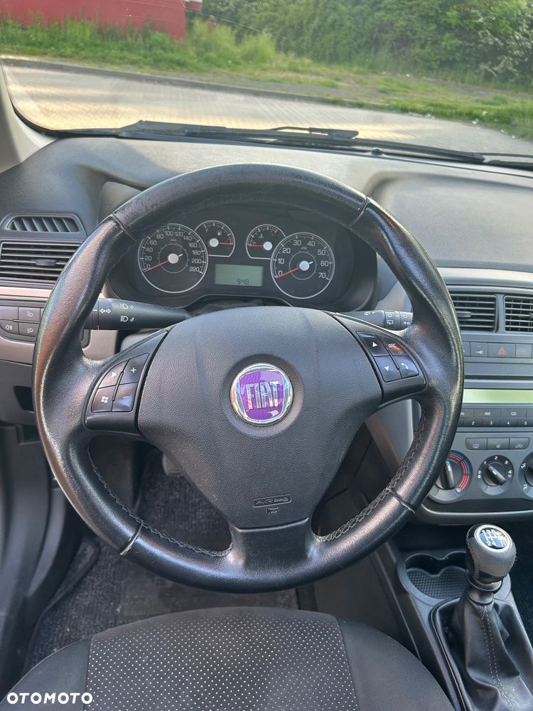 Fiat Grande Punto - 10