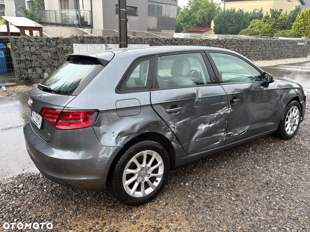 Audi A3 Sportback 1.6 TDI S tronic - 4