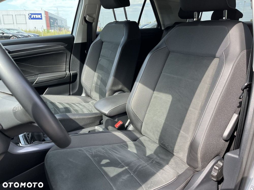Volkswagen T-Roc - 12