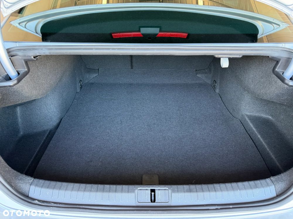 Volkswagen Passat 2.0 TDI EVO Elegance - 25