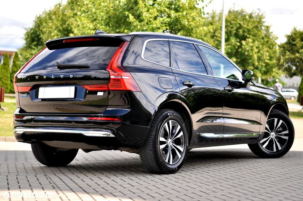 Volvo XC 60 T6 Plug-In Hybrid AWD Core - 11