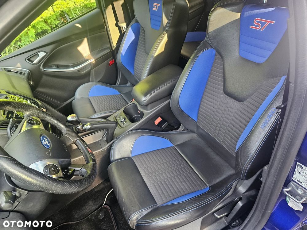 Ford Focus ST - 6