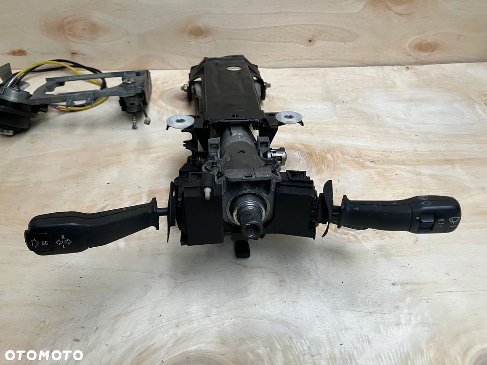 STACYJKA BMW E38 PRZED LIFT WKŁADKI ZAMEK RARYTAS KLUCZYK JAK NOWY !!! ZESTAW ZAMEK PRZYCISK KLAPY 1162655 1162716 8150240 8360401 8360292 8171469 - 12