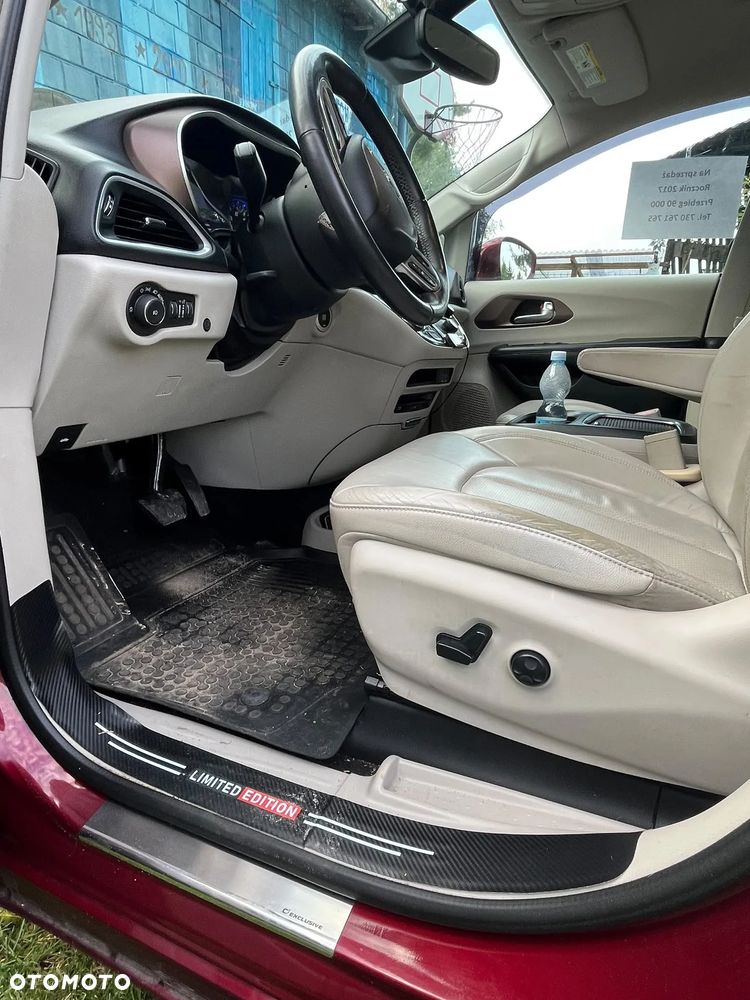 Chrysler Pacifica - 21