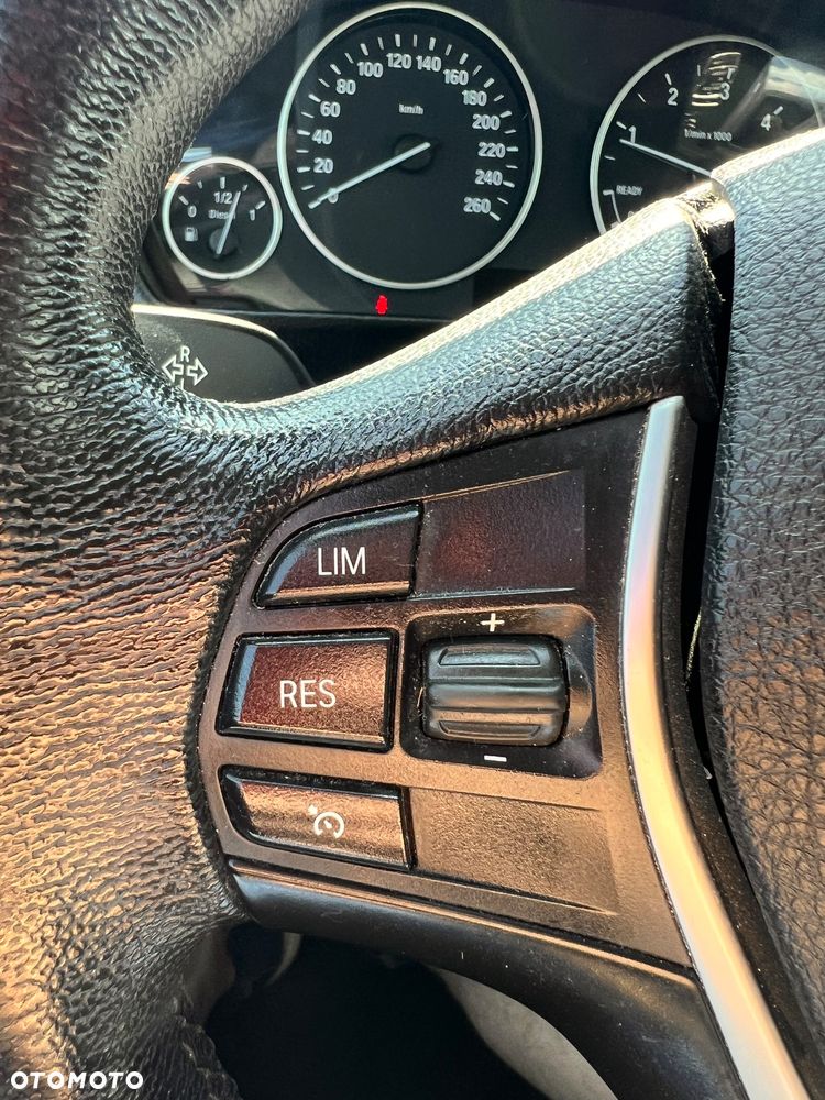 BMW Seria 3 320d xDrive - 10