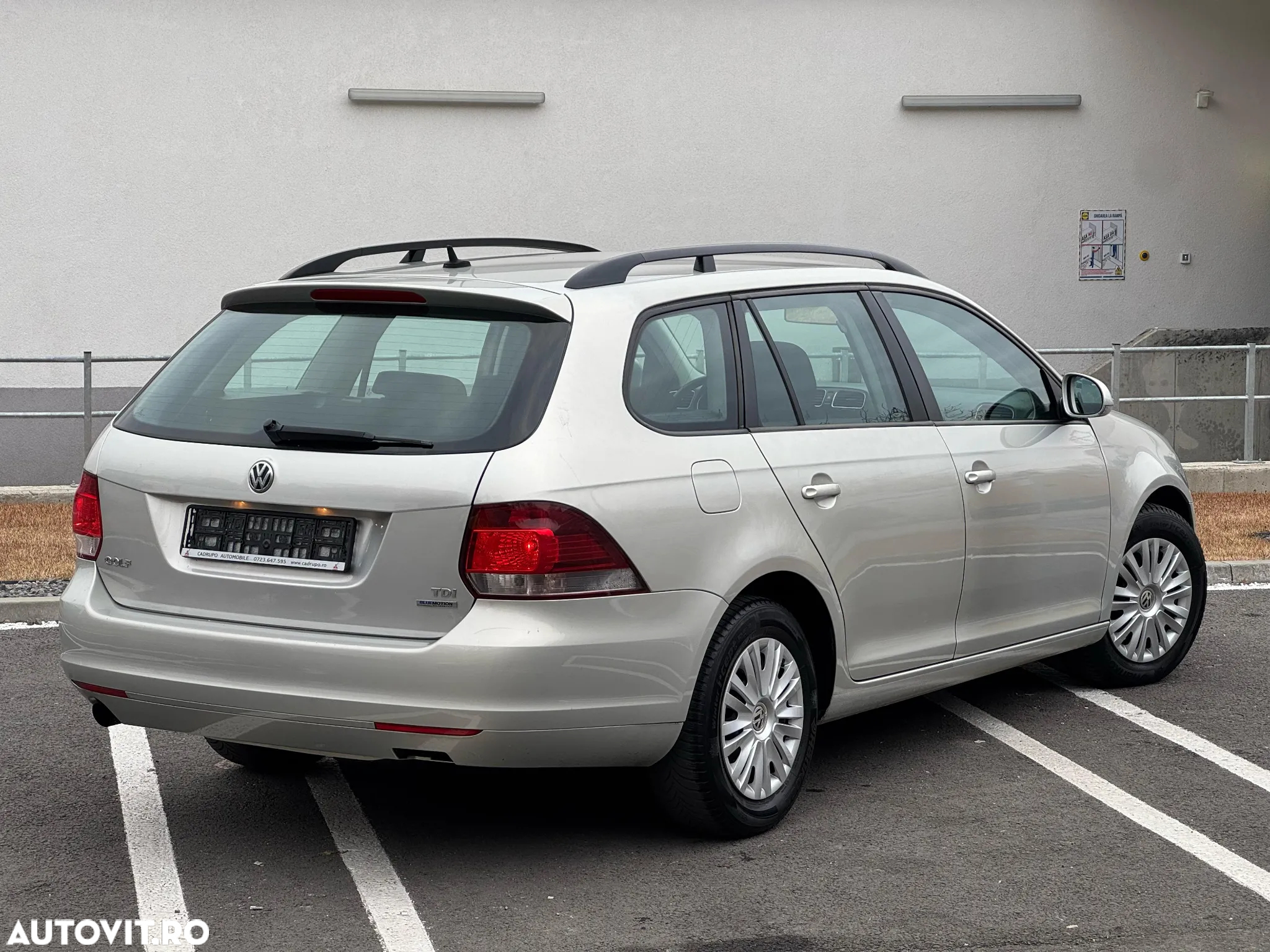 Volkswagen Golf 1.6 TDI DPF BMT Trendline - 4