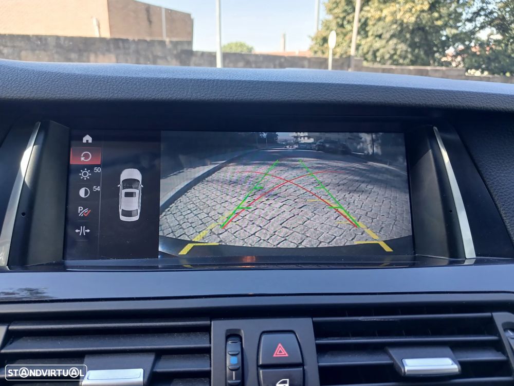 BMW 525 d xDrive Exclusive Auto - 48