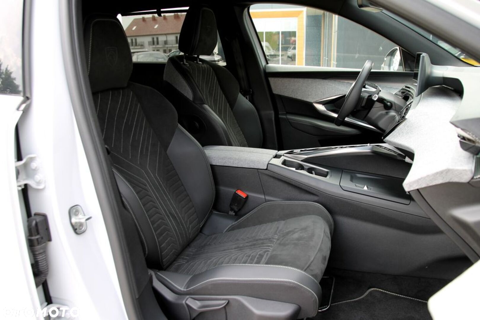 Peugeot 5008 1.2 PureTech mHEV GT S&S e-DCS6 - 21