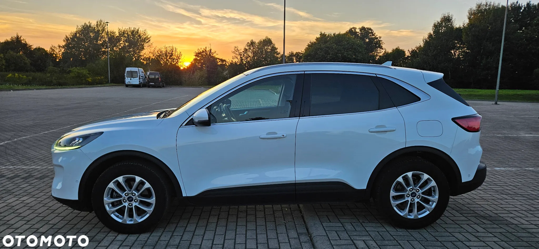 Ford Kuga 1.5 EcoBlue TITANIUM - 24