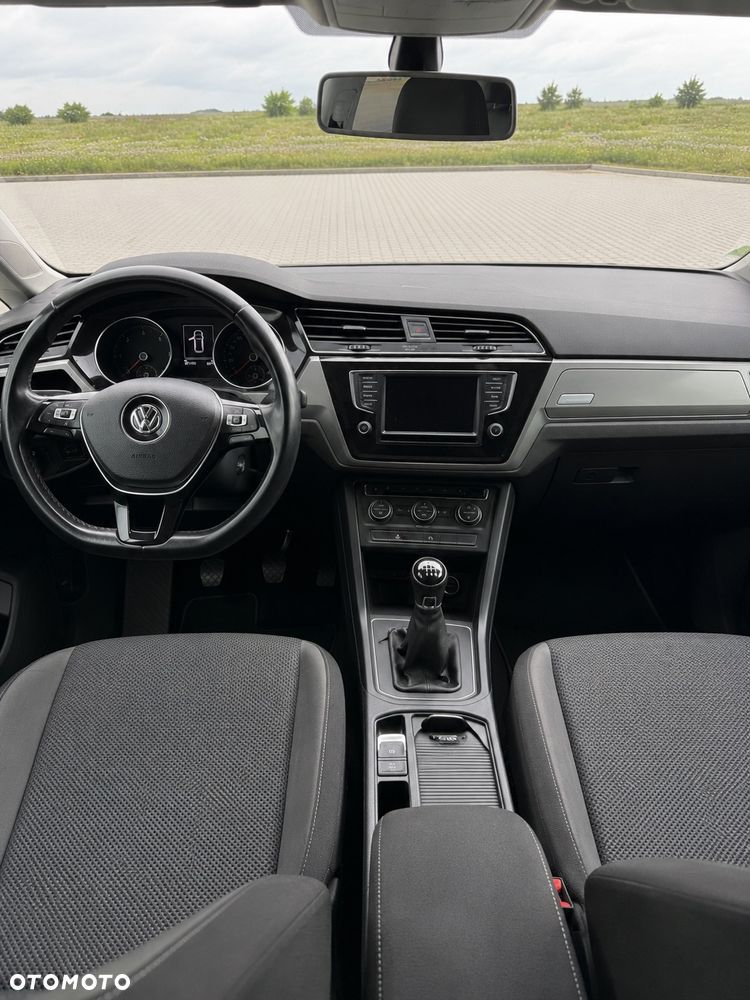 Volkswagen Touran 1.6 TDI BMT Comfortline - 4