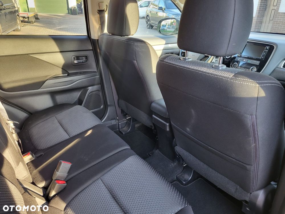 Mitsubishi Outlander - 17