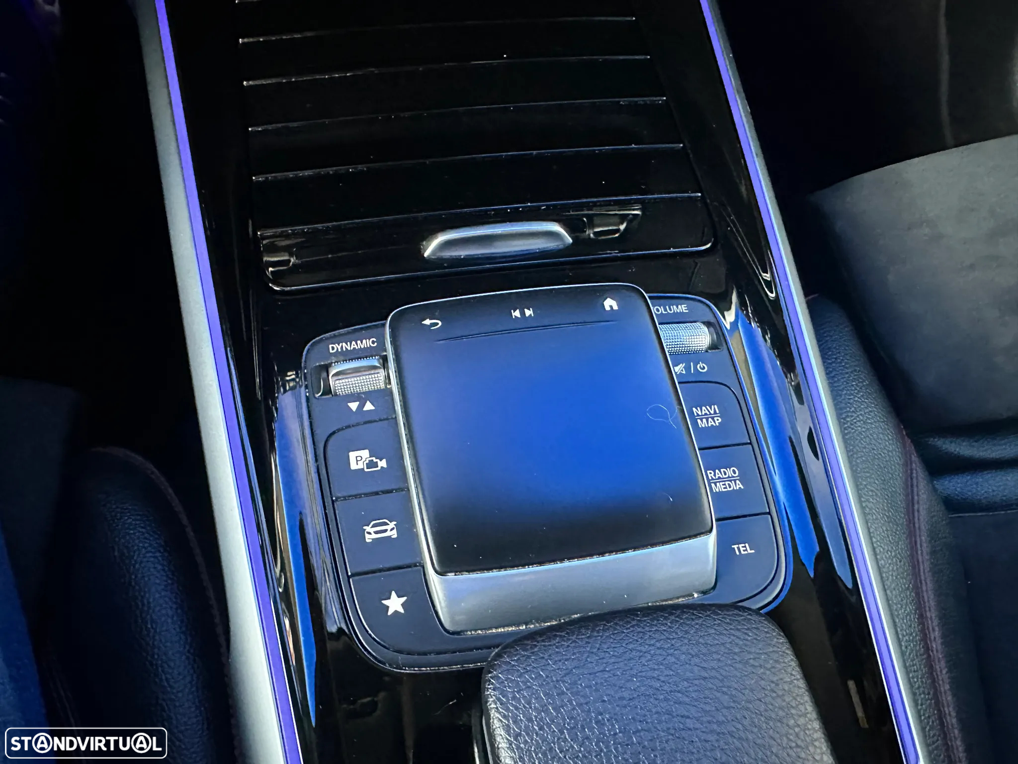 Mercedes-Benz EQB 250+ AMG Line - 43