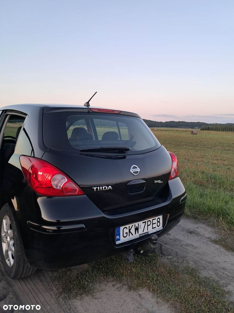 Nissan Tiida - 18