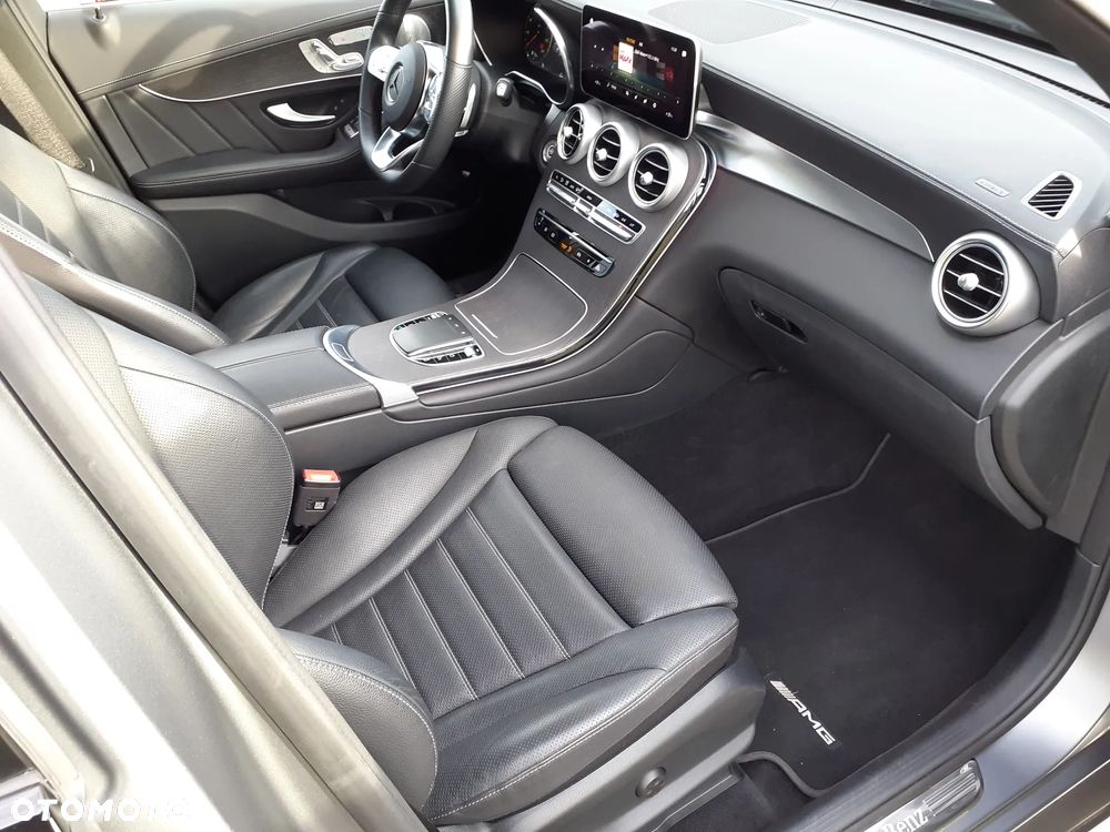 Mercedes-Benz GLC 200 4Matic 9G-TRONIC AMG Line Plus - 21