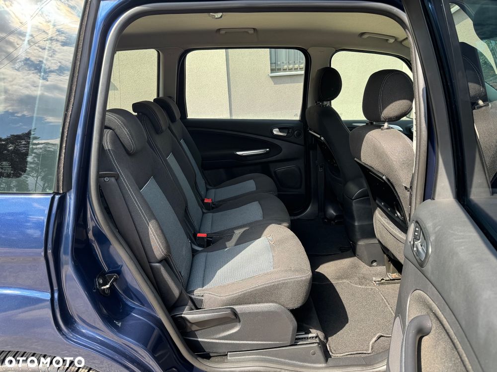 Ford Galaxy - 10