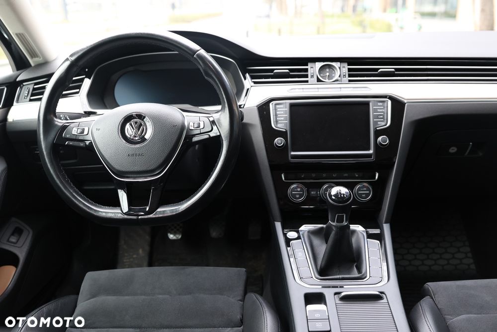 Volkswagen Passat 2.0 TDI BMT Highline - 14
