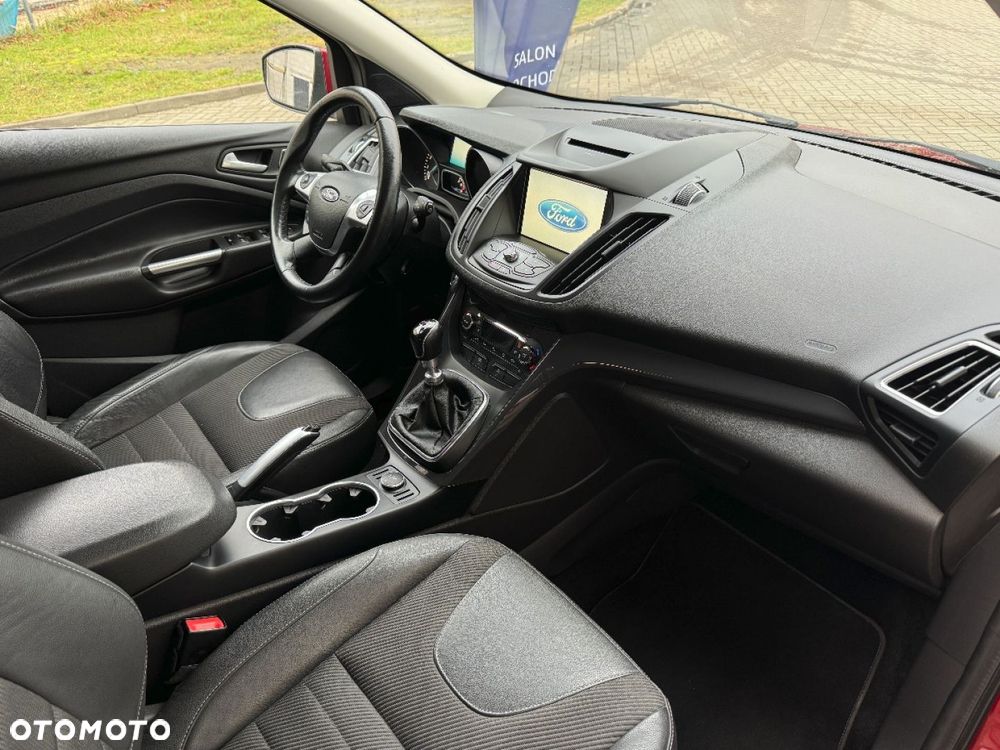 Ford Kuga 1.5 EcoBoost 2x4 Titanium - 24