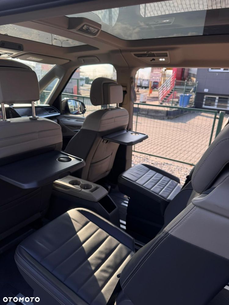 Volkswagen Multivan - 11