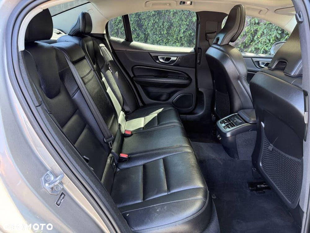 Volvo S60 T6 AWD Geartronic RDesign - 17