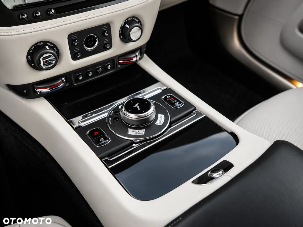 Rolls-Royce Wraith - 21