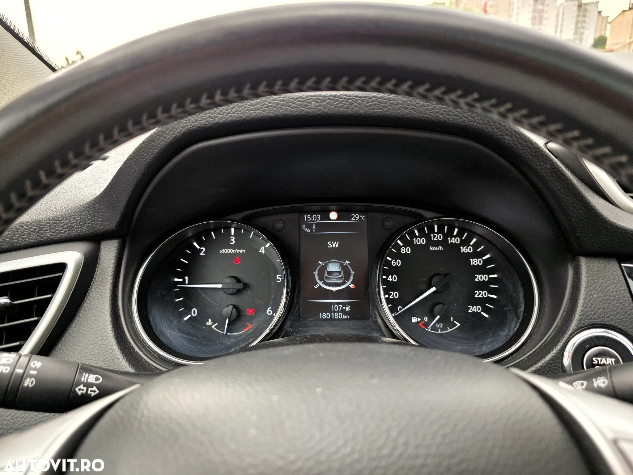 Nissan Qashqai 1.5 DCI Start/Stop Tekna - 24