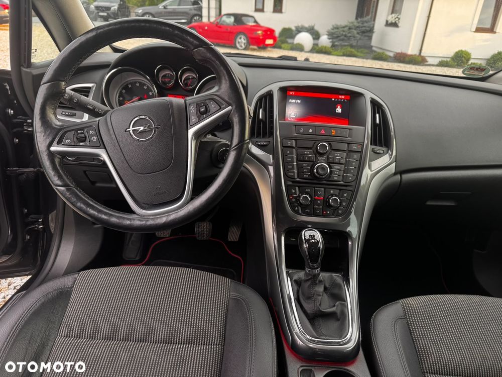 Opel Astra 1.4 Turbo Edition - 10
