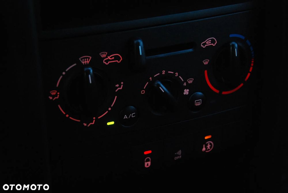 Peugeot 207 1.4 16V Presence - 11