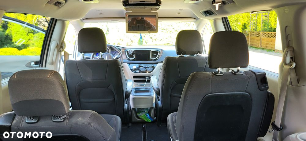 Chrysler Pacifica - 11