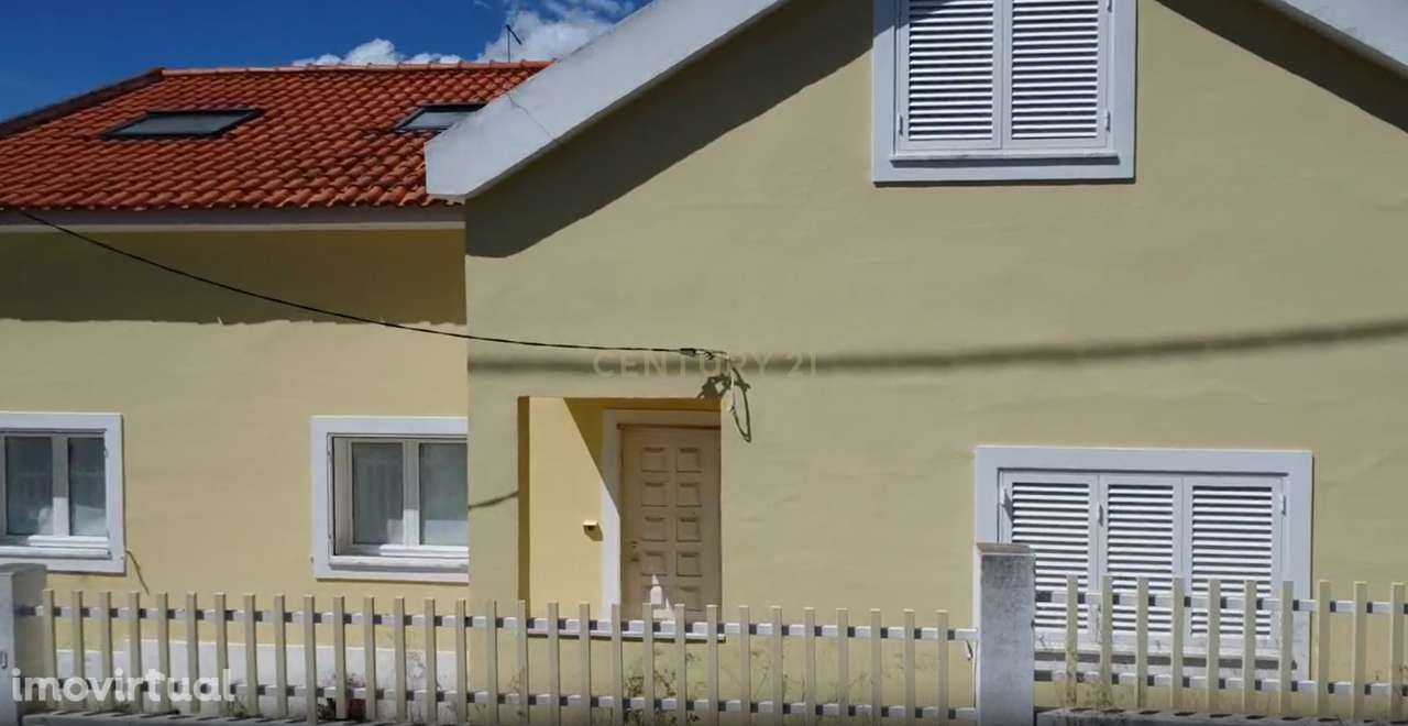 Moradia isolada com um lote de 584m2, Charneca de Caparica, com 5+2 as - Grande imagem: 3/21