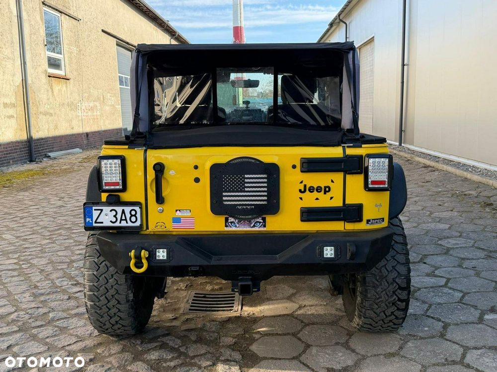 Jeep Wrangler - 12